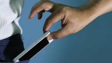 Фото: Череповчанка украла в гостях телефон, а затем и деньги