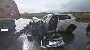 Фото: Под Череповцом произошла массовая авария при участии легковушки и снегоуборочных машин