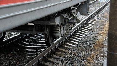 Фото: Под Череповцом грузовой поезд столкнулся с автомобилем