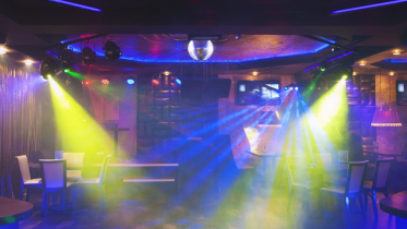 Фото: В Череповце девушка украла телефон в ночном клубе