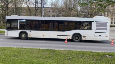 Фото: В Череповце автобус сбил велосипедиста