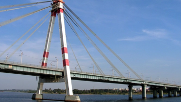 Фото: Октябрьский мост перестал светиться