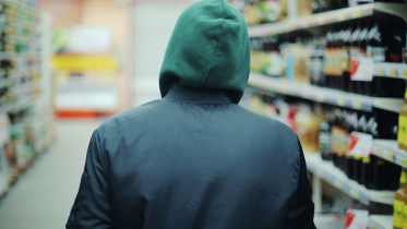 Фото: Череповчанин повадился воровать из одного и того же магазина