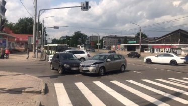 Фото: В Череповце пенсионер устроил аварию на перекрестке