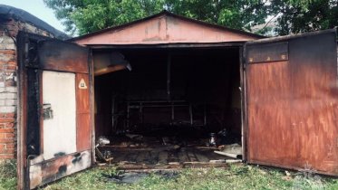 Фото: Гараж вспыхнул в Череповце во время сварочных работ