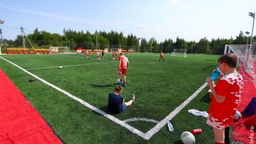 Фото: В Заречье на новом стадионе обустроили два поля