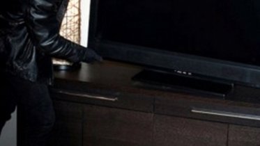 Фото: Череповчанин прихватил с собой телевизор с вечеринки