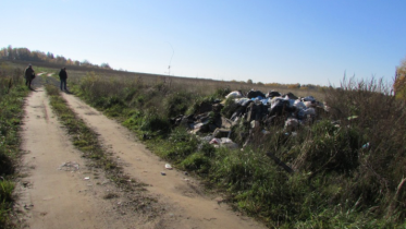 Фото: В Череповецком районе с кладбища украли бункер для мусорных отходов