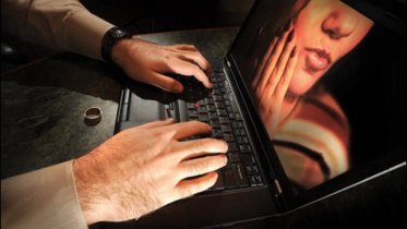 Фото: Череповчанин в погоне за интимными услугами лишился сбережений