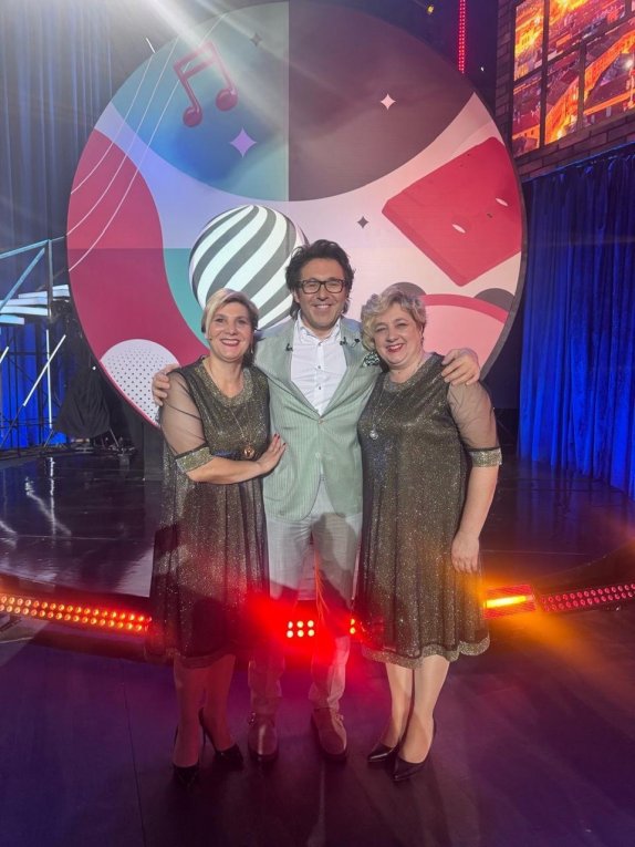 Фото: Вологодская пенсионерка сшила Малахову тапочки в подарок