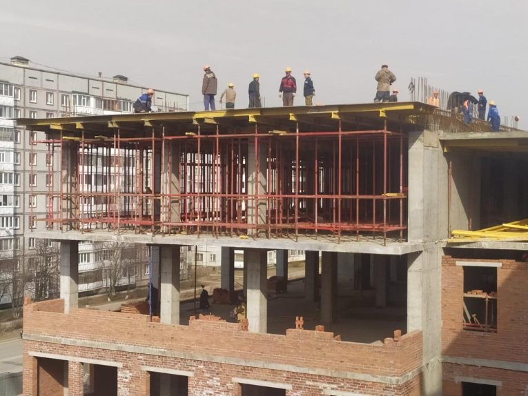 Фото: На стройку новой поликлиники в Череповце требуются каменщики