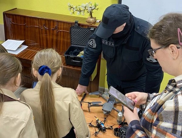 Фото: Росгвардейцы провели «Урок Мужества» для воспитанников Воскресной школы в Череповце