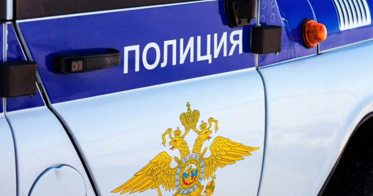 Фото: В Череповце вандалы засыпали общественный туалет камнями