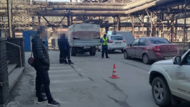 Фото: На территории "Северстали" водитель "Газели" сбил молодого человека