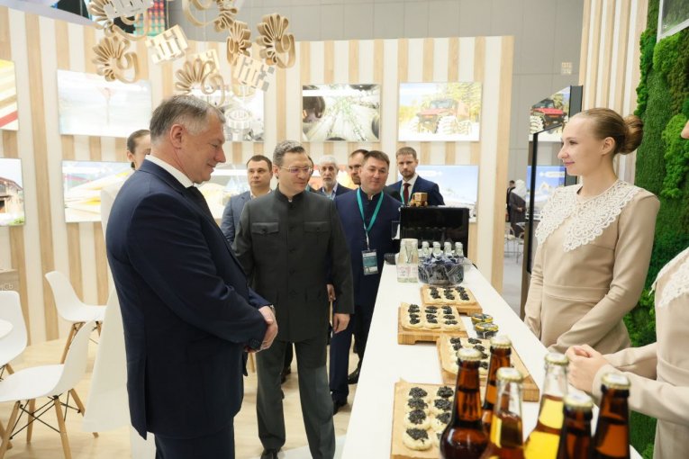 Фото: Георгий Филимонов представил экономический потенциал Вологодчины на KazanForum