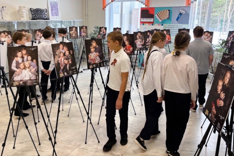 Фото: Более 1000 жителей Вологодчины посетили выставку «Семьи Героев» с начала года