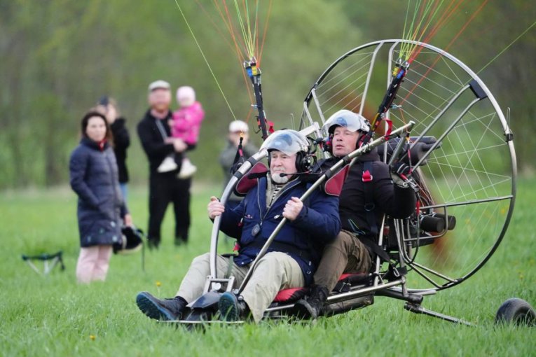 Фото: В небе над Вологодчиной определили сильнейших пилотов сверхлёгкой авиации