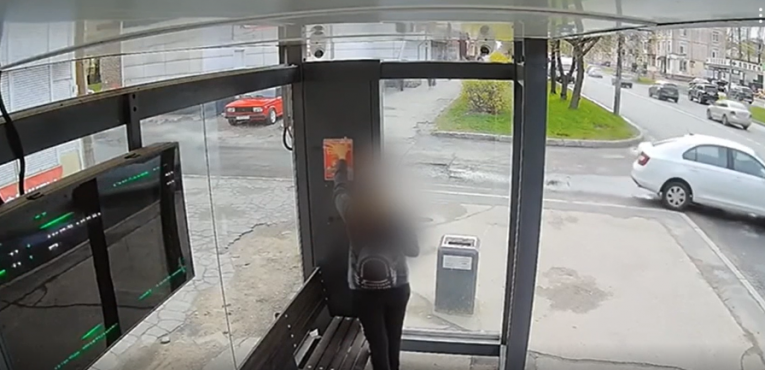 Фото: В Череповце задержана женщина, рекламировавшая наркотики на улицах ради подработки