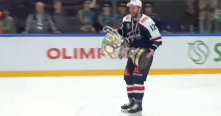 Фото: Выпускники череповецкой хоккейной школы стали чемпионами России