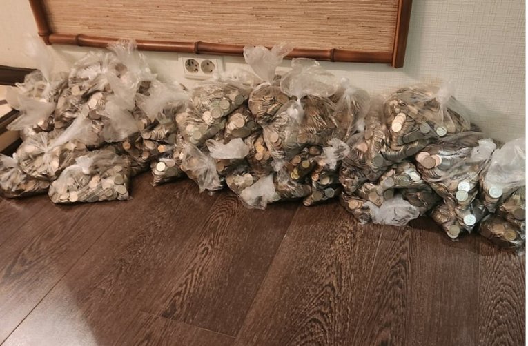 Фото: Семья из Череповца за 16 лет накопила более 150 тысяч рублей монетами и сдала в банк