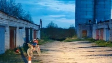 Фото: В Шексне подросток на питбайке сбил девушку — пострадавшая в реанимации