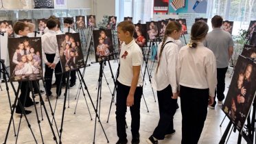 Фото: Более 1000 жителей Вологодчины посетили выставку «Семьи Героев» с начала года