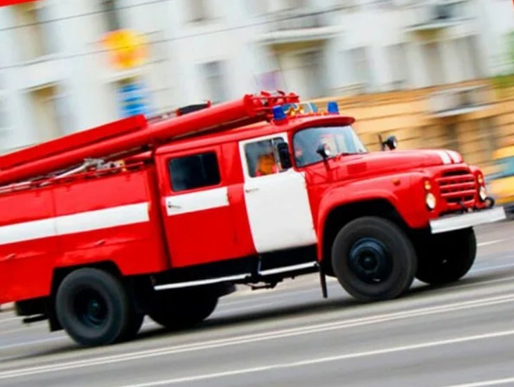 Фото: Пожар в Череповце: соседи спасли мужчину из горящей квартиры