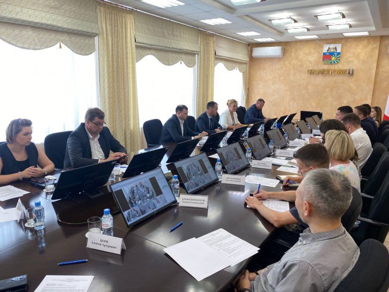 Фото: Сергей Жестянников провел рабочее совещание по вопросам развития Череповца