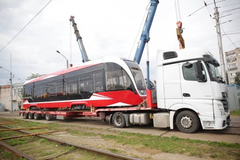 Фото: В Череповец поступили новые трамваи "Львёнок"