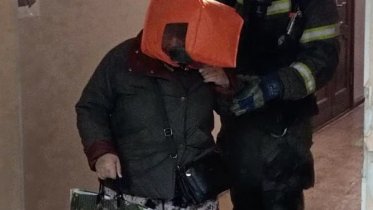 Фото: 13 человек эвакуированы при пожаре при пожаре в Череповце