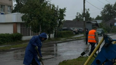 Фото: Череповецкая техника продолжает уборку улиц Белозерска