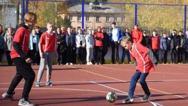 Фото: 200 миллионов на спорт: в Череповце строят новые школьные стадионы