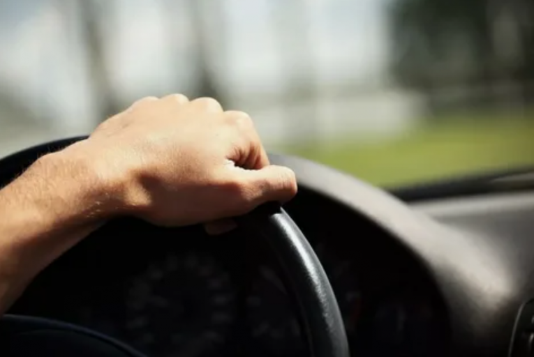 Фото: Губернатор Георгий Филимонов обратился к водителям Вологодской области