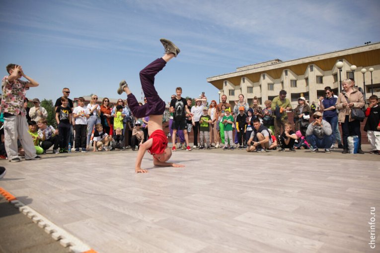 Фото: Фестиваль «Дыхание улиц» собрал сотни участников в Череповце