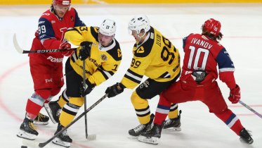 Фото: «Северсталь» вновь уступила «Локомотиву» в выездном матче