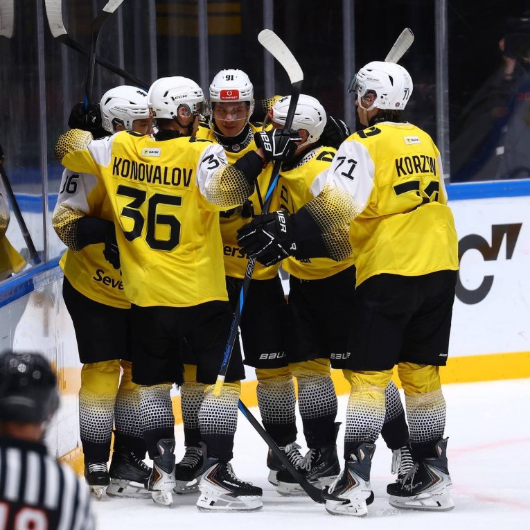 Фото: «Алмаз» завершил дальневосточное турне двумя победами