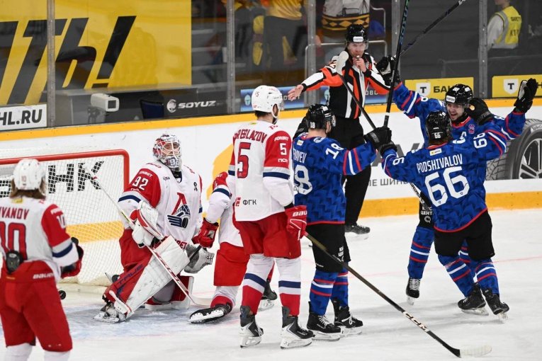 Фото: «Северсталь» одержала 500-ую победу в КХЛ, вырвав успех у «Локомотива»