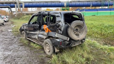 Фото: «ВАЗ Нива» и КамАЗ столкнулись в Череповце