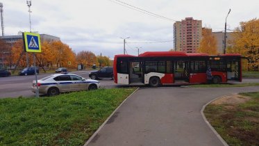 Фото: В Череповце автобус сбил 13-летнюю школьницу