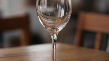 Фото: Несмотря на запрет, жители Вологодской области пьют всё больше