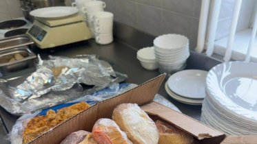 Фото: Кафе в аэропорту Череповца попалось на продаже замороженной еды