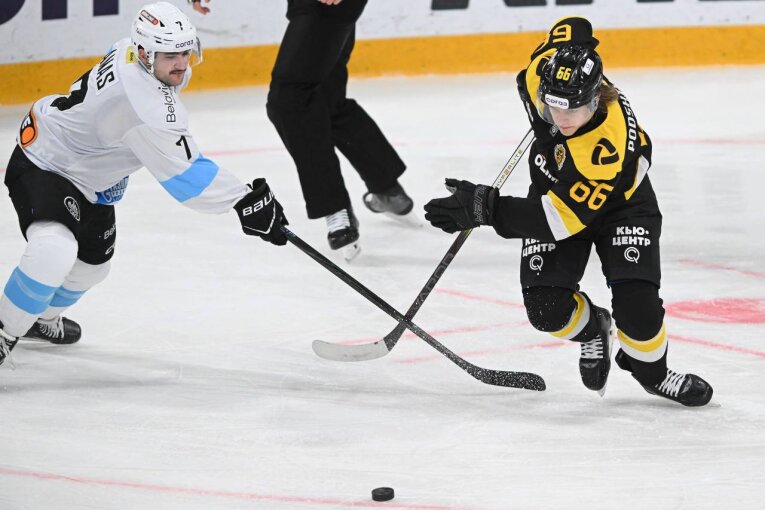 Фото: «Северсталь» одержала вторую победу над минским «Динамо» со счетом 4:2