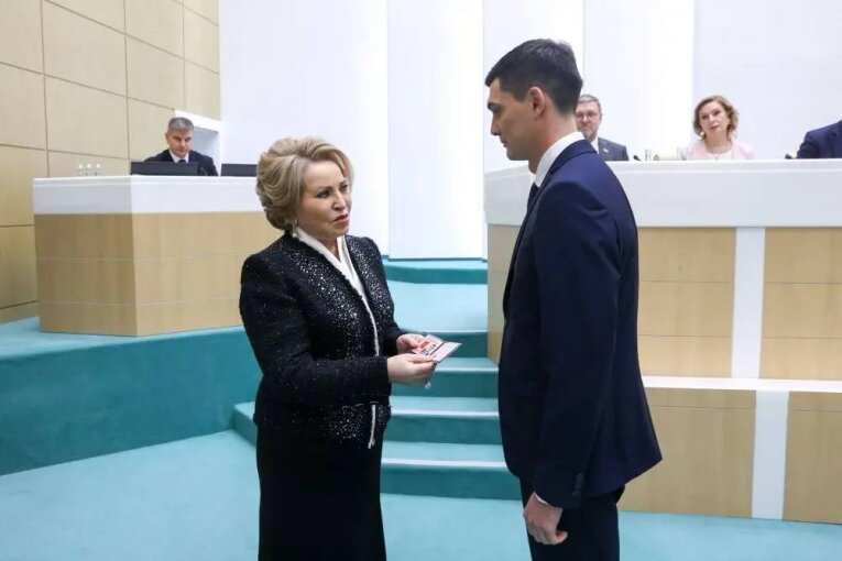 Фото: Роман Маслов официально стал сенатором от Вологодской области