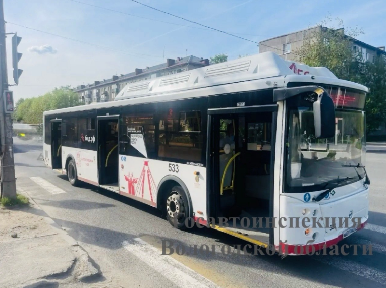 Фото: В Череповце начали проверку после падения подростка в автобусе