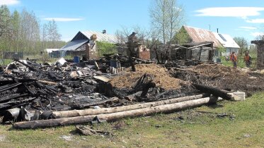 Фото: Череповчанка подожгла дачу сожителя из-за ссоры и легла спать в сарае