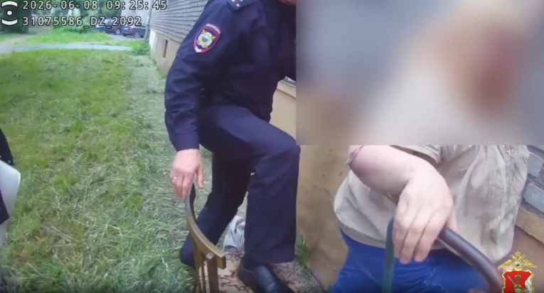 Фото: В Череповце мужчина украл у знакомой золото и деньги, запер её в квартире и спрятал телефон под холодильник