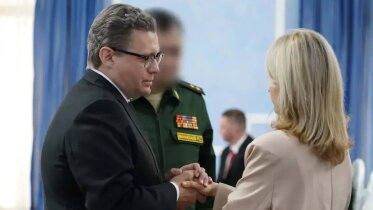 Фото: Медаль „Золотая Звезда“ передали семье погибшего череповецкого офицера