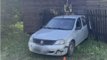 Фото: В Череповецком округе пьяный водитель без прав врезался в жилой вагончик: трое пострадавших