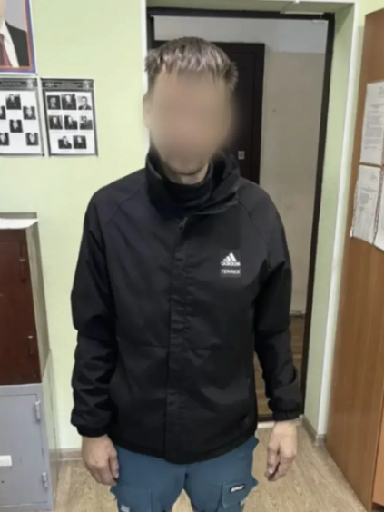 Фото: В Череповце мужчина разбил окно павильона и украл выручку из щитка