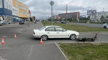 Фото: В Череповце в ДТП пострадали две девочки на электровелосипеде